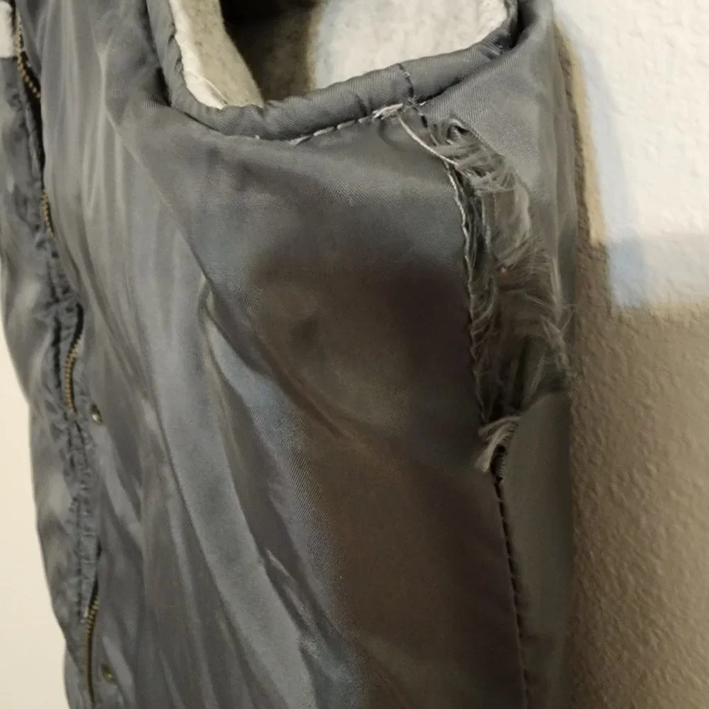 10 Deep Men's Puffer Vest Jacket, Grey, Size L,Wool Blend, Outdoor, Casual. - Picture 4 of 16